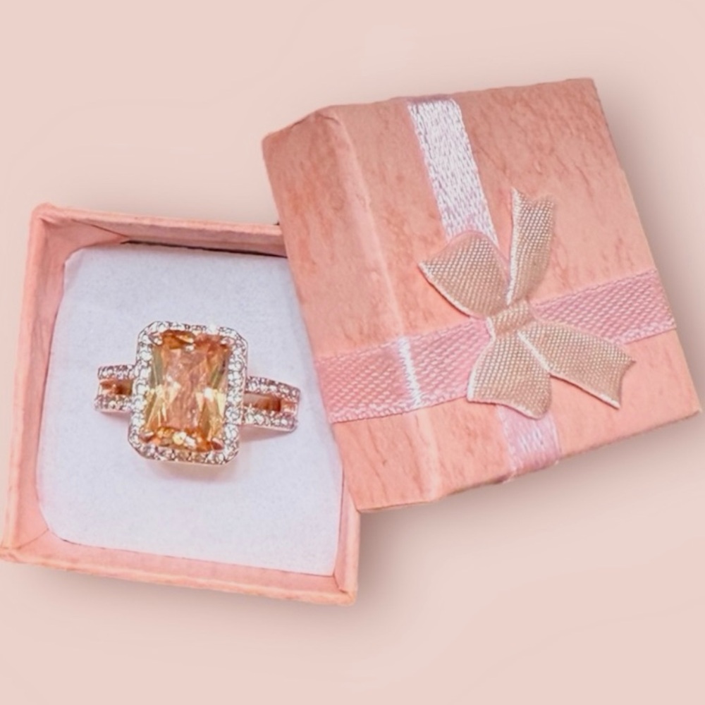 🔥2/$24 or 3/$30🔥Elegant Gold-Toned Fashion Gemstone Ring🔥
